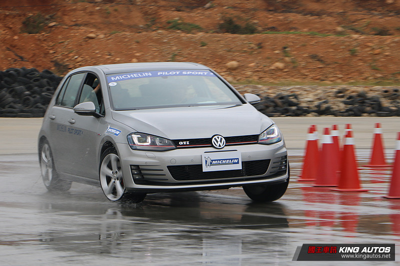 濕地性能更強化 駕馭樂趣再提升─米其林性能胎款《Michelin Pilot Sport 4》體驗 濕地性能更強化 駕馭樂趣再提升─米其林性能胎款《Michelin Pilot Sport 4》體驗