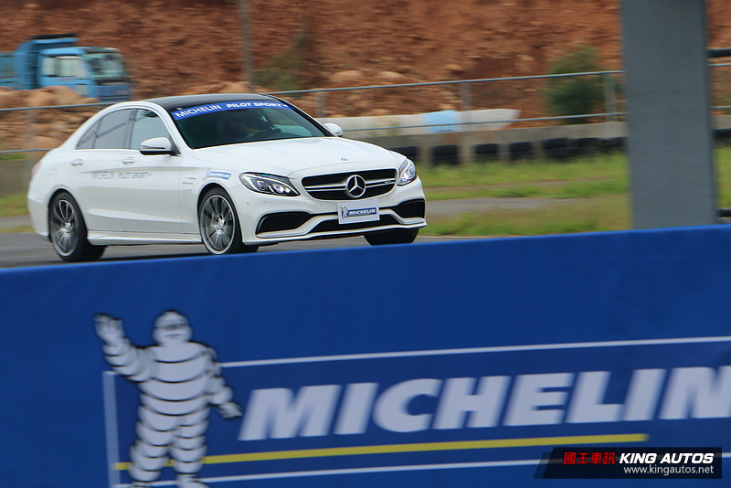 濕地性能更強化 駕馭樂趣再提升─米其林性能胎款《Michelin Pilot Sport 4》體驗 濕地性能更強化 駕馭樂趣再提升─米其林性能胎款《Michelin Pilot Sport 4》體驗