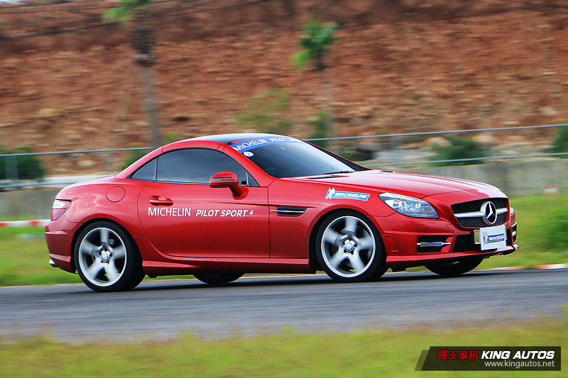 濕地性能更強化 駕馭樂趣再提升─米其林性能胎款《Michelin Pilot Sport 4》體驗 濕地性能更強化 駕馭樂趣再提升─米其林性能胎款《Michelin Pilot Sport 4》體驗