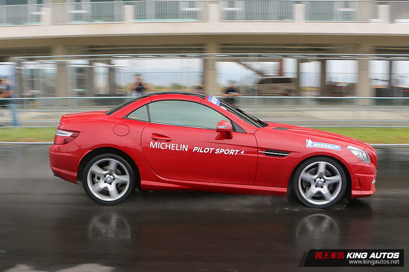 濕地性能更強化 駕馭樂趣再提升─米其林性能胎款《Michelin Pilot Sport 4》體驗 濕地性能更強化 駕馭樂趣再提升─米其林性能胎款《Michelin Pilot Sport 4》體驗