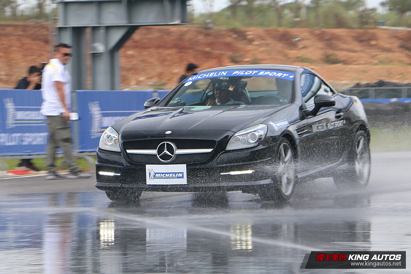 濕地性能更強化 駕馭樂趣再提升─米其林性能胎款《Michelin Pilot Sport 4》體驗 濕地性能更強化 駕馭樂趣再提升─米其林性能胎款《Michelin Pilot Sport 4》體驗