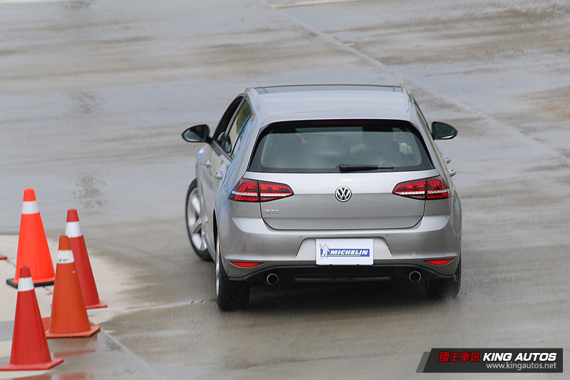 濕地性能更強化 駕馭樂趣再提升─米其林性能胎款《Michelin Pilot Sport 4》體驗 濕地性能更強化 駕馭樂趣再提升─米其林性能胎款《Michelin Pilot Sport 4》體驗