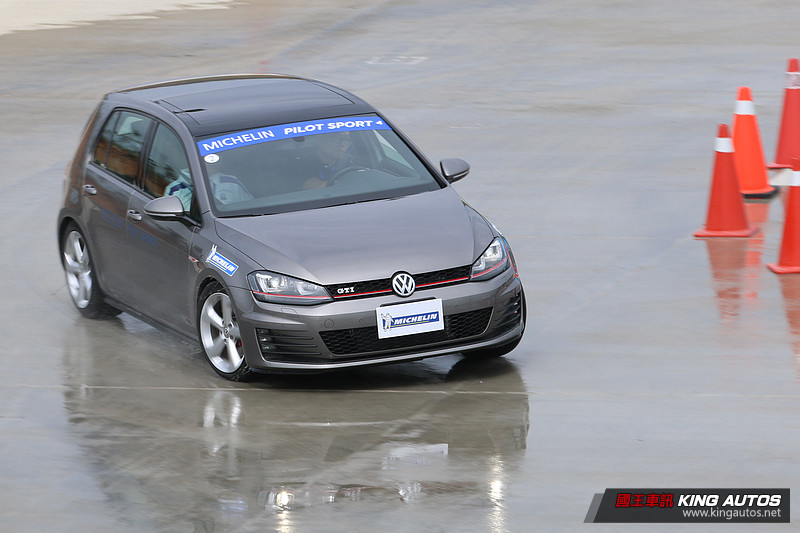 濕地性能更強化 駕馭樂趣再提升─米其林性能胎款《Michelin Pilot Sport 4》體驗 濕地性能更強化 駕馭樂趣再提升─米其林性能胎款《Michelin Pilot Sport 4》體驗