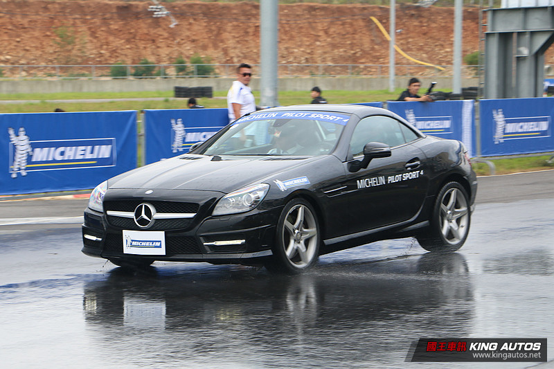 濕地性能更強化 駕馭樂趣再提升─米其林性能胎款《Michelin Pilot Sport 4》體驗 濕地性能更強化 駕馭樂趣再提升─米其林性能胎款《Michelin Pilot Sport 4》體驗