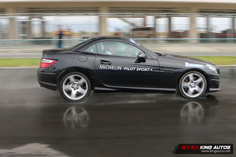 濕地性能更強化 駕馭樂趣再提升─米其林性能胎款《Michelin Pilot Sport 4》體驗 濕地性能更強化 駕馭樂趣再提升─米其林性能胎款《Michelin Pilot Sport 4》體驗