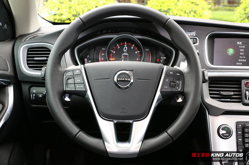 安全毋庸置疑─《Volvo V40 T3安全旗艦版》試駕報導 安全毋庸置疑─《Volvo V40 T3安全旗艦版》試駕報導