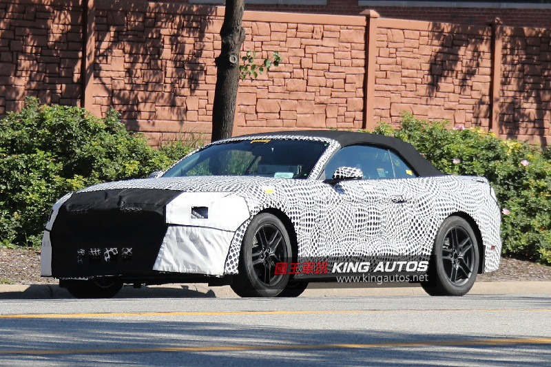 動力性能更加精進 小改款《Ford Mustang》敞篷車款間諜照先曝光 動力性能更加精進 小改款《Ford Mustang》敞篷車款間諜照先曝光