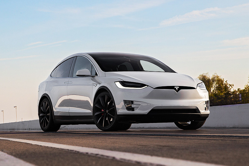 Elon Musk推特再爆料 預告《Tesla》將於10/17發表「意想不到」的最新作品 Elon Musk推特再爆料 預告《Tesla》將於10/17發表「意想不到」的最新作品
