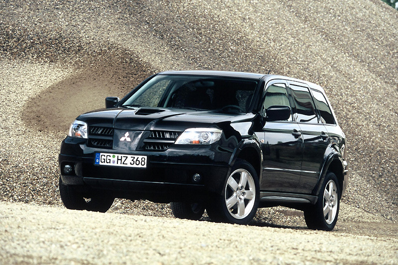 屹立跨界休旅市場15年 《Mitsubishi Outlander》全球累積銷售突破150萬輛 屹立跨界休旅市場15年 《Mitsubishi Outlander》全球累積銷售突破150萬輛