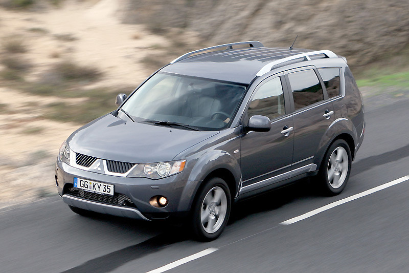 屹立跨界休旅市場15年 《Mitsubishi Outlander》全球累積銷售突破150萬輛 屹立跨界休旅市場15年 《Mitsubishi Outlander》全球累積銷售突破150萬輛