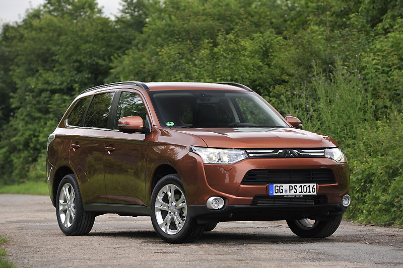 屹立跨界休旅市場15年 《Mitsubishi Outlander》全球累積銷售突破150萬輛 屹立跨界休旅市場15年 《Mitsubishi Outlander》全球累積銷售突破150萬輛