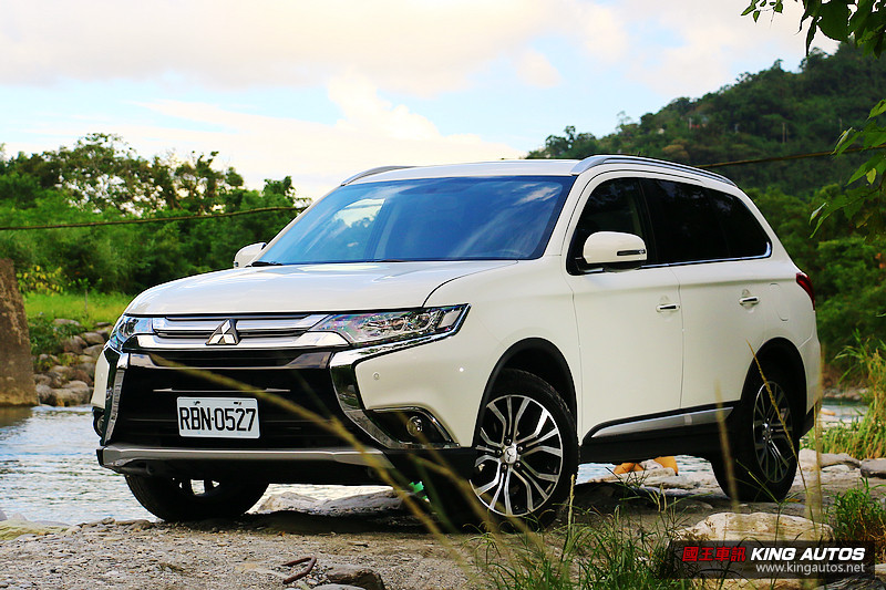 不只更加帥氣 動感更加進化─《Mitsubishi Outlander》旗艦型七人座試駕 不只更加帥氣 動感更加進化─《Mitsubishi Outlander》旗艦型七人座試駕