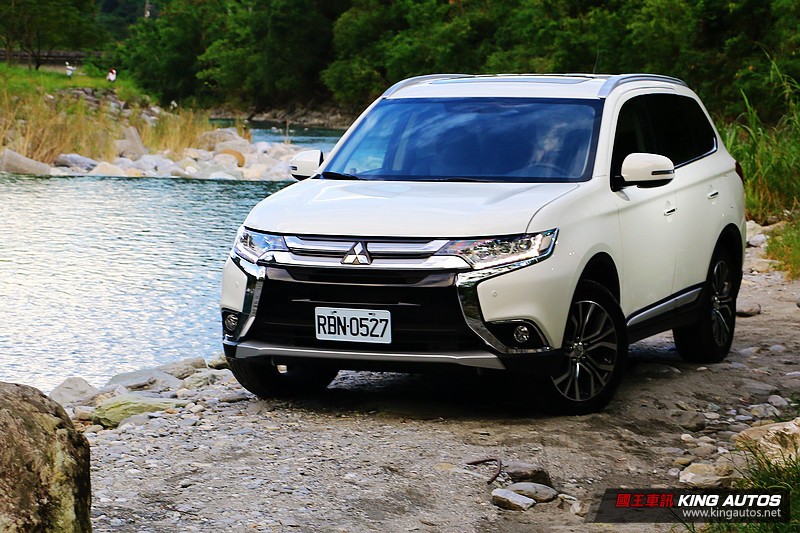 不只更加帥氣 動感更加進化─《Mitsubishi Outlander》旗艦型七人座試駕 不只更加帥氣 動感更加進化─《Mitsubishi Outlander》旗艦型七人座試駕