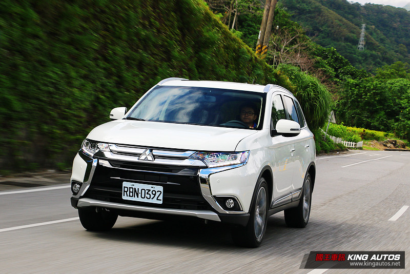 不只更加帥氣 動感更加進化─《Mitsubishi Outlander》旗艦型七人座試駕 不只更加帥氣 動感更加進化─《Mitsubishi Outlander》旗艦型七人座試駕