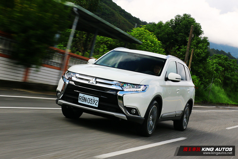 不只更加帥氣 動感更加進化─《Mitsubishi Outlander》旗艦型七人座試駕 不只更加帥氣 動感更加進化─《Mitsubishi Outlander》旗艦型七人座試駕