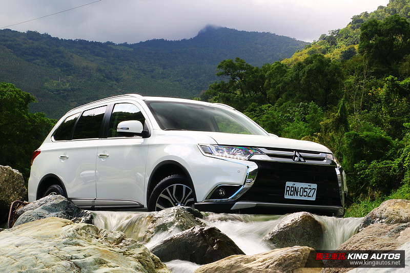 不只更加帥氣 動感更加進化─《Mitsubishi Outlander》旗艦型七人座試駕 不只更加帥氣 動感更加進化─《Mitsubishi Outlander》旗艦型七人座試駕