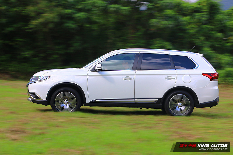 不只更加帥氣 動感更加進化─《Mitsubishi Outlander》旗艦型七人座試駕 不只更加帥氣 動感更加進化─《Mitsubishi Outlander》旗艦型七人座試駕