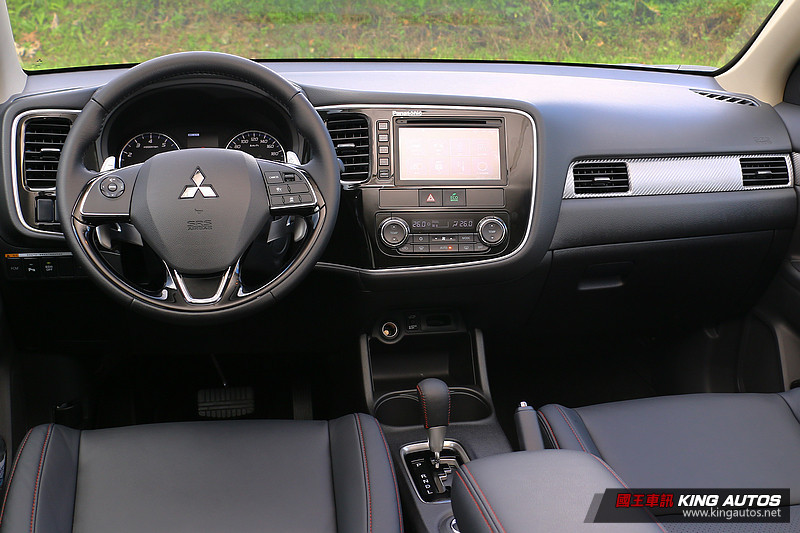 不只更加帥氣 動感更加進化─《Mitsubishi Outlander》旗艦型七人座試駕 不只更加帥氣 動感更加進化─《Mitsubishi Outlander》旗艦型七人座試駕