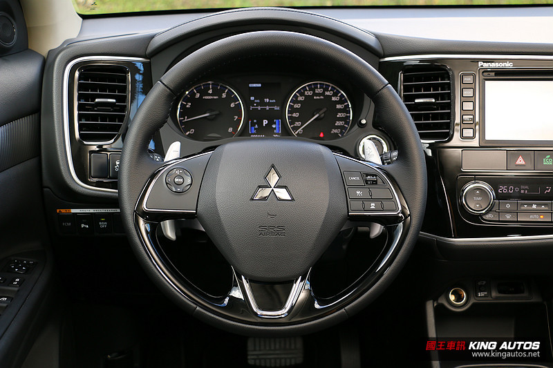 不只更加帥氣 動感更加進化─《Mitsubishi Outlander》旗艦型七人座試駕 不只更加帥氣 動感更加進化─《Mitsubishi Outlander》旗艦型七人座試駕