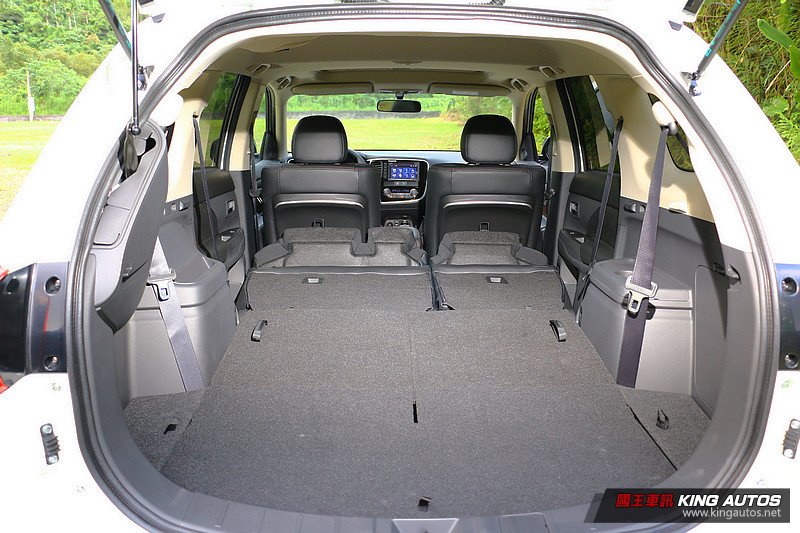 不只更加帥氣 動感更加進化─《Mitsubishi Outlander》旗艦型七人座試駕 不只更加帥氣 動感更加進化─《Mitsubishi Outlander》旗艦型七人座試駕