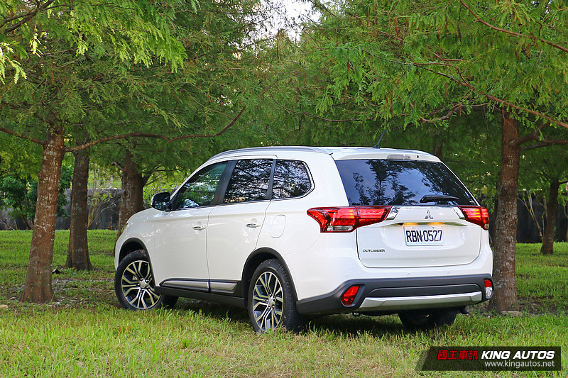 不只更加帥氣 動感更加進化─《Mitsubishi Outlander》旗艦型七人座試駕 不只更加帥氣 動感更加進化─《Mitsubishi Outlander》旗艦型七人座試駕