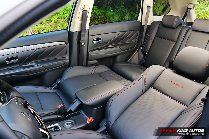 不只更加帥氣 動感更加進化─《Mitsubishi Outlander》旗艦型七人座試駕 不只更加帥氣 動感更加進化─《Mitsubishi Outlander》旗艦型七人座試駕