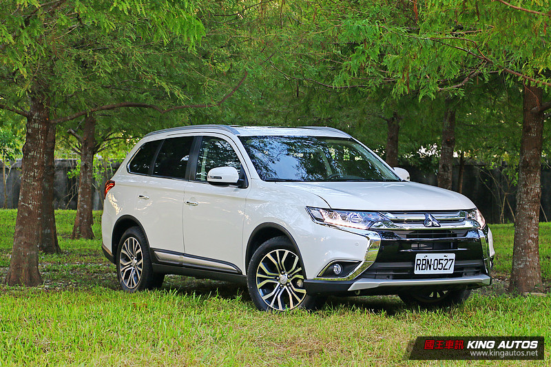 不只更加帥氣 動感更加進化─《Mitsubishi Outlander》旗艦型七人座試駕 不只更加帥氣 動感更加進化─《Mitsubishi Outlander》旗艦型七人座試駕