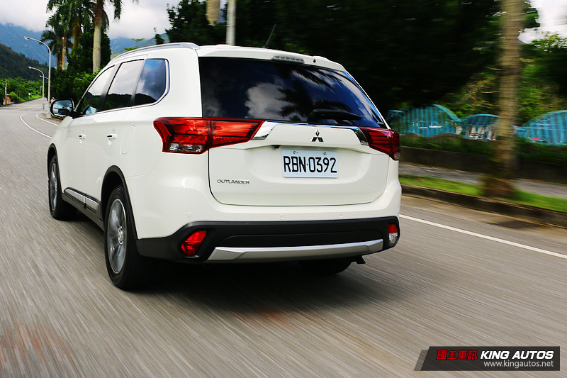 不只更加帥氣 動感更加進化─《Mitsubishi Outlander》旗艦型七人座試駕 不只更加帥氣 動感更加進化─《Mitsubishi Outlander》旗艦型七人座試駕