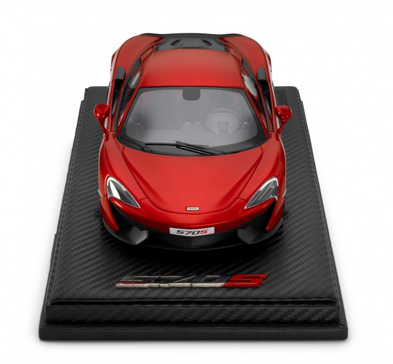終極輕量化《McLaren 675LT》最新1:43模型車上架 終極輕量化《McLaren 675LT》最新1:43模型車上架