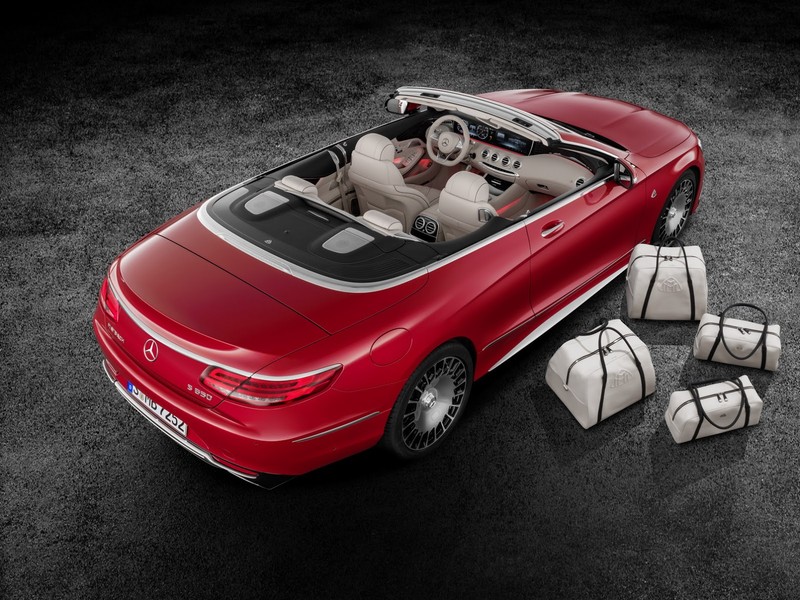 《Mercedes-Maybach S650 Cabriolet》洛杉磯奢華上空秀 《Mercedes-Maybach S650 Cabriolet》洛杉磯奢華上空秀