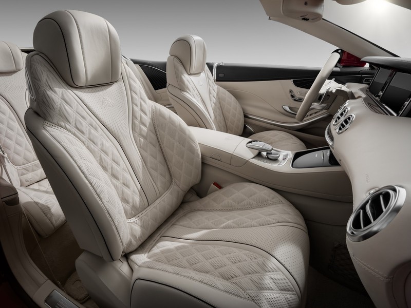 《Mercedes-Maybach S650 Cabriolet》洛杉磯奢華上空秀 《Mercedes-Maybach S650 Cabriolet》洛杉磯奢華上空秀