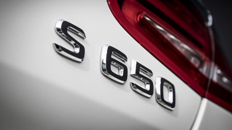 《Mercedes-Maybach S650 Cabriolet》洛杉磯奢華上空秀 《Mercedes-Maybach S650 Cabriolet》洛杉磯奢華上空秀