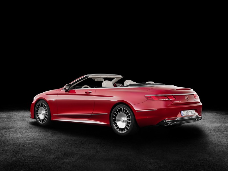 《Mercedes-Maybach S650 Cabriolet》洛杉磯奢華上空秀 《Mercedes-Maybach S650 Cabriolet》洛杉磯奢華上空秀