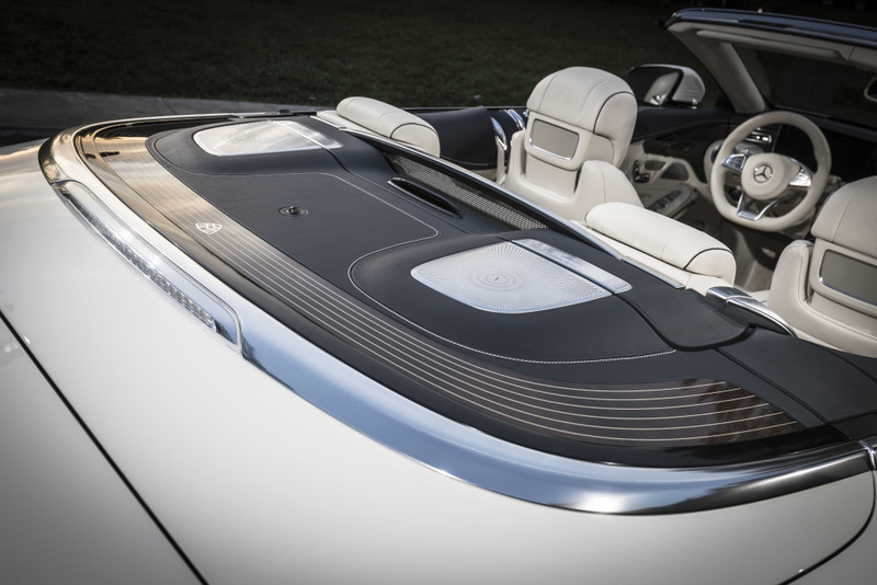 《Mercedes-Maybach S650 Cabriolet》洛杉磯奢華上空秀 《Mercedes-Maybach S650 Cabriolet》洛杉磯奢華上空秀