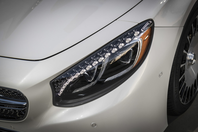 《Mercedes-Maybach S650 Cabriolet》洛杉磯奢華上空秀 《Mercedes-Maybach S650 Cabriolet》洛杉磯奢華上空秀