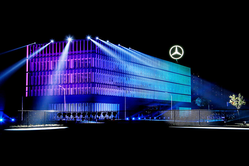 強國賓士里程碑 北京奔馳在地生產第100萬輛《Mercedes-Benz》之《E-Class L》下線 強國賓士里程碑 北京奔馳在地生產第100萬輛《Mercedes-Benz》之《E-Class L》下線