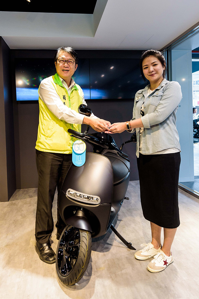 臺南市力挺綠能載具發展 《Gogoro》臺南門市正式開幕營運 臺南市力挺綠能載具發展 《Gogoro》臺南門市正式開幕營運