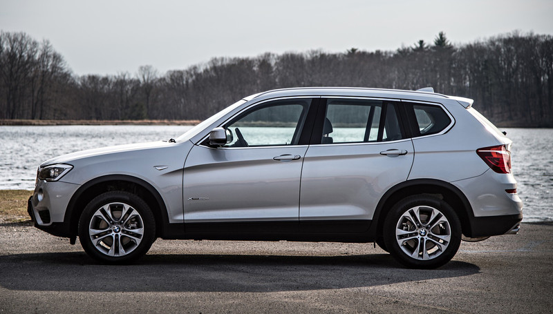以不變應萬變?新一代《BMW X3》偽裝縮減實車造型呼之欲出 以不變應萬變?新一代《BMW X3》偽裝縮減實車造型呼之欲出