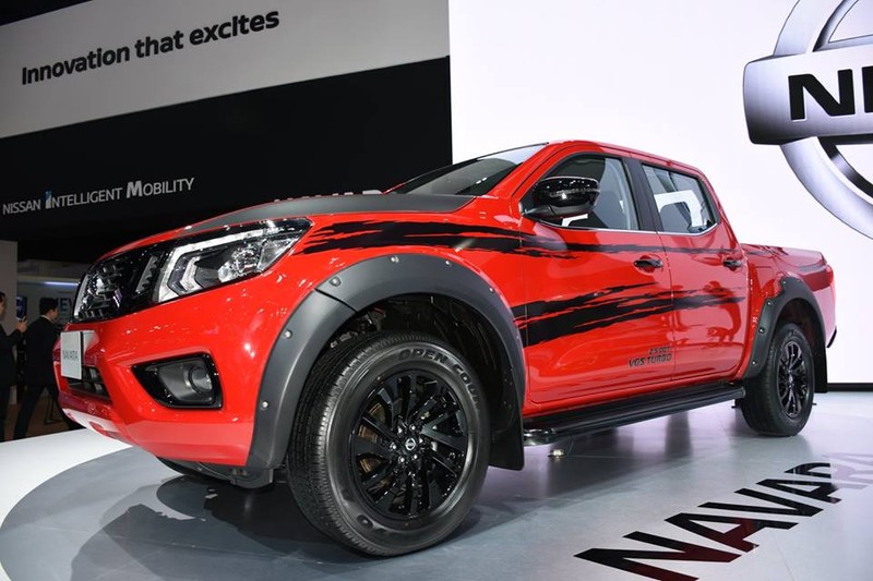 《Nissan Navara Black Edition》紅黑勁裝泰國帥氣現身 《Nissan Navara Black Edition》紅黑勁裝泰國帥氣現身
