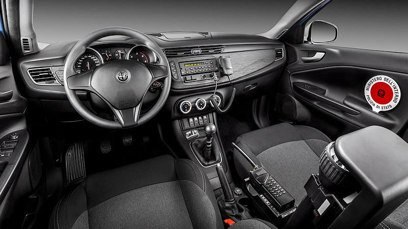 義大利警隊添新軍 《Alfa Romeo Giulia / Giulietta》與《Jeep Renegade》警車亮相 義大利警隊添新軍 《Alfa Romeo Giulia / Giulietta》與《Jeep Renegade》警車亮相