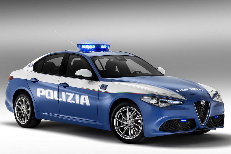 義大利警隊添新軍 《Alfa Romeo Giulia / Giulietta》與《Jeep Renegade》警車亮相 義大利警隊添新軍 《Alfa Romeo Giulia / Giulietta》與《Jeep Renegade》警車亮相