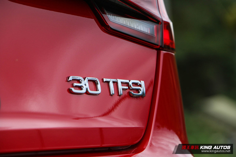 動靜各自精彩─《Audi A4 30 TFSI》vs.《BMW 318i》,動態篇 動靜各自精彩─《Audi A4 30 TFSI》vs.《BMW 318i》,動態篇