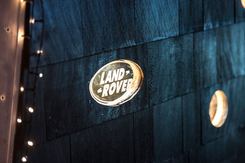 送禮途中歇歇腳 《Land Rover》為聖誕老人打造專屬聖誕小屋 送禮途中歇歇腳 《Land Rover》為聖誕老人打造專屬聖誕小屋