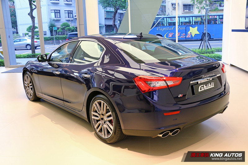 車室科技質感升級 2017年式《Maserati Ghibli》399萬元起正式亮相 車室科技質感升級 2017年式《Maserati Ghibli》399萬元起正式亮相
