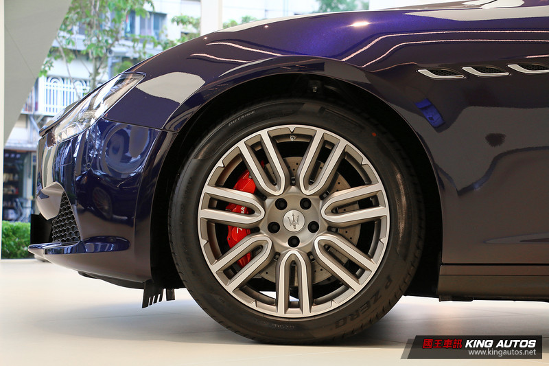 車室科技質感升級 2017年式《Maserati Ghibli》399萬元起正式亮相 車室科技質感升級 2017年式《Maserati Ghibli》399萬元起正式亮相
