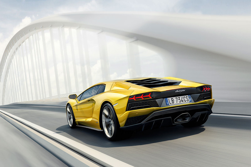 動力升級後輪轉向上身 《Lamborghini Aventador S》現身亮相 動力升級後輪轉向上身 《Lamborghini Aventador S》現身亮相