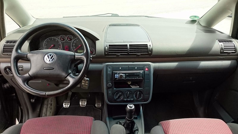 裝上渦輪狂暴化 440hp的《Volkswagen Sharan》現身德國eBay拍賣 裝上渦輪狂暴化 440hp的《Volkswagen Sharan》現身德國eBay拍賣