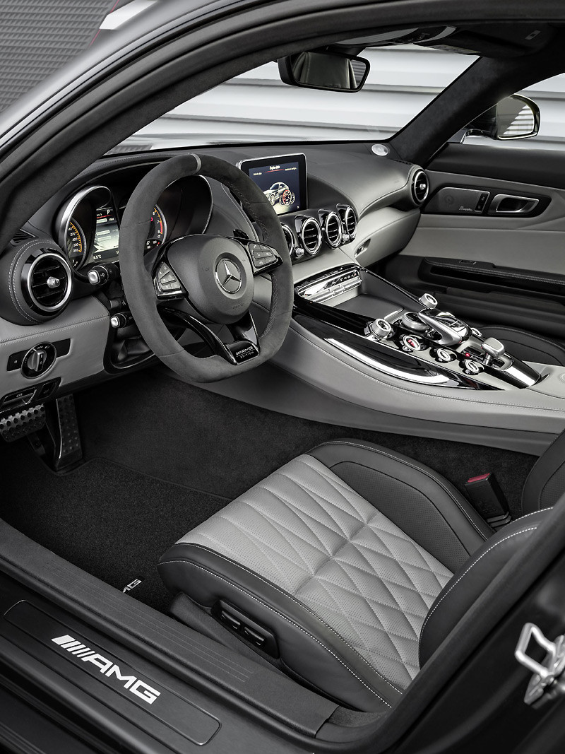 《Mercedes-AMG GT C Coupé》領銜主演 小改AMG GT家族連袂現身北美車展 《Mercedes-AMG GT C Coupé》領銜主演 小改AMG GT家族連袂現身北美車展