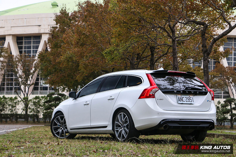 向北極星看齊─《Volvo V60 T6 R-Design Polestar Edition》試駕報導 向北極星看齊─《Volvo V60 T6 R-Design Polestar Edition》試駕報導