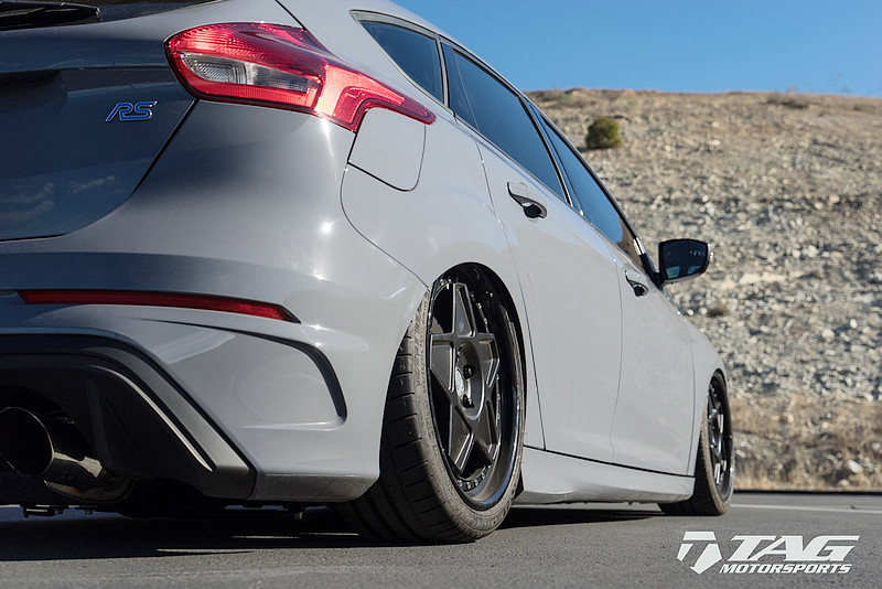 「百改降為先」之TAG Motorsport操刀《Ford Focus RS》低趴藏輪式樣亮相 「百改降為先」之TAG Motorsport操刀《Ford Focus RS》低趴藏輪式樣亮相